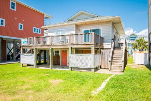 Long Beach House | Coastal Breeze by Oak Island Accommodations