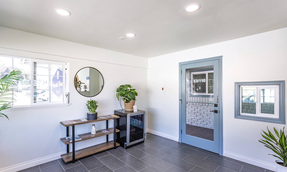 Morro Bay Hotel | Coastal Breeze Inn