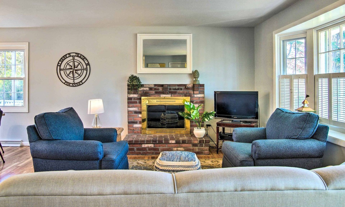 Pocasset House | Coastal Cape Cod Home ~ Walk to Hen Cove Beach!