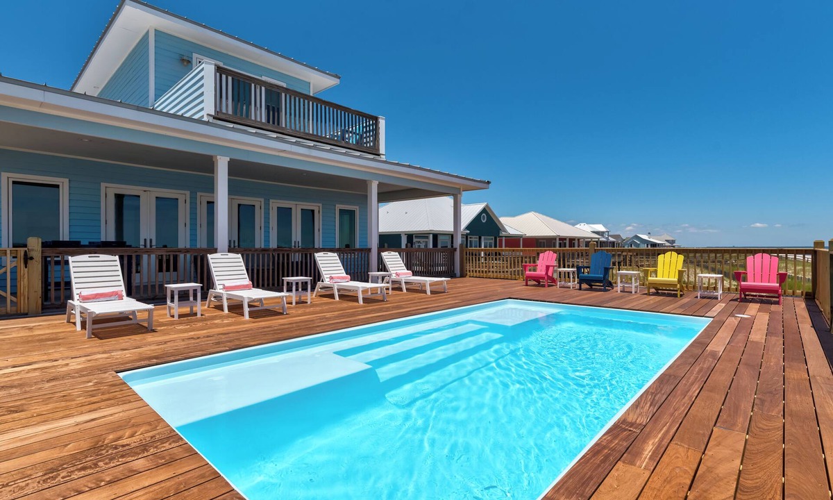 Audubon Place House | Coastal Charm | 8/1 cancellation. Beachfront, pool, hottub