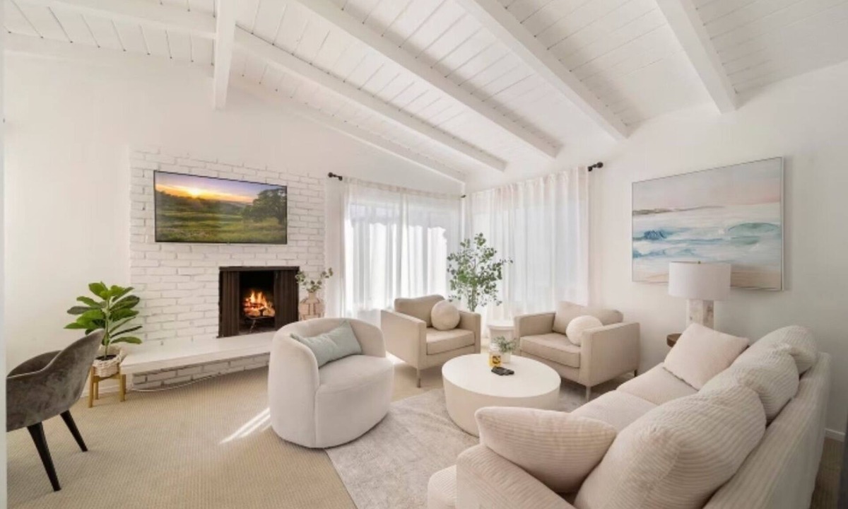 Sand Section House | Coastal Charm Awaits: Book Your Getaway Today!