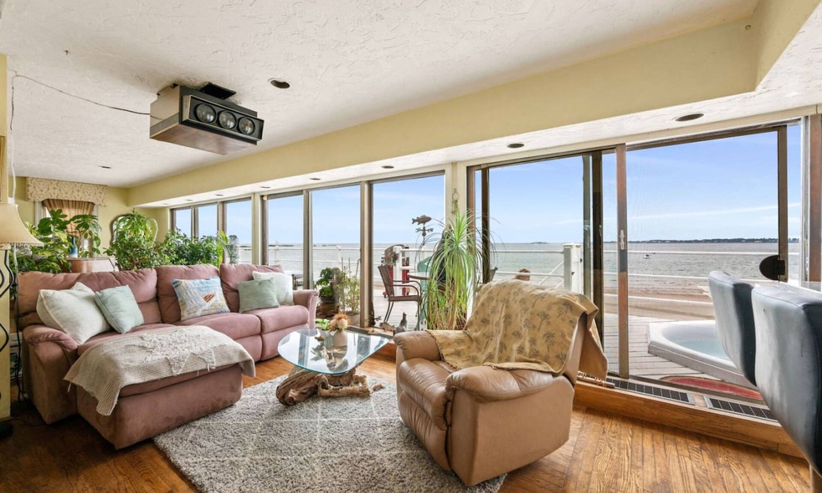 Swampscott Apartment | Coastal Charm Lobster Ch Teau