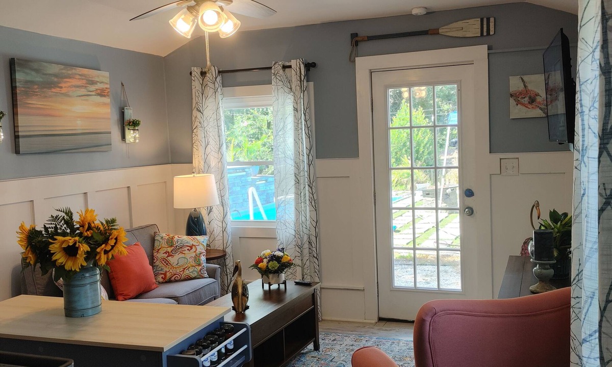 Wilmington Cottage | Coastal Chic Cottage with pool