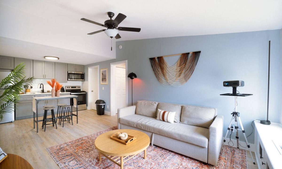 Columbus Apartment | Coastal-Chic Getaway | King Bed + 100` Projector