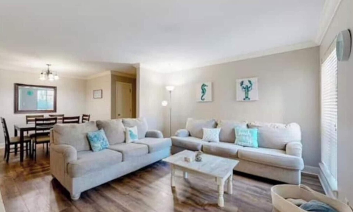 Saint Simons Heights Condo | Coastal Comfort