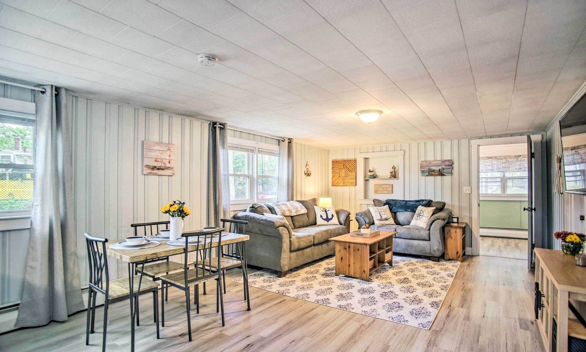 Buzzards Bay House | Coastal Comfort Near the Bay! 'Buttermilk Cottage'