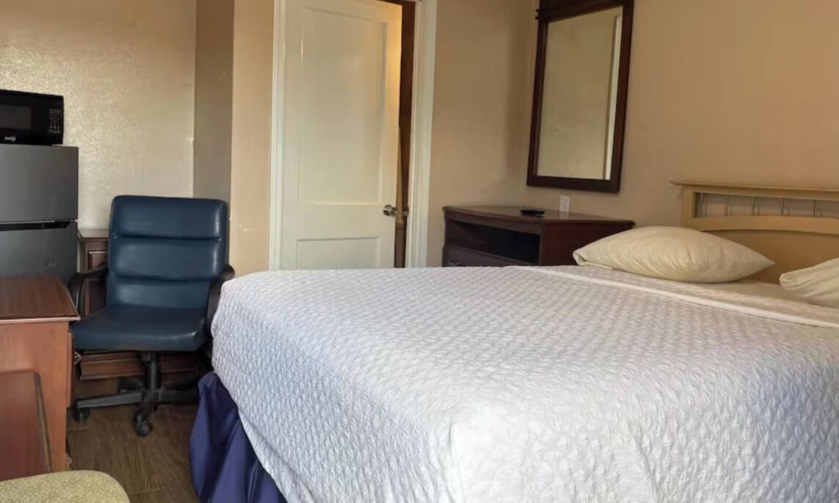 Flour Bluff Hotel | Coastal Corpus Christi Lodging w/Parking, 10 Min Drive to Padre Island Beaches