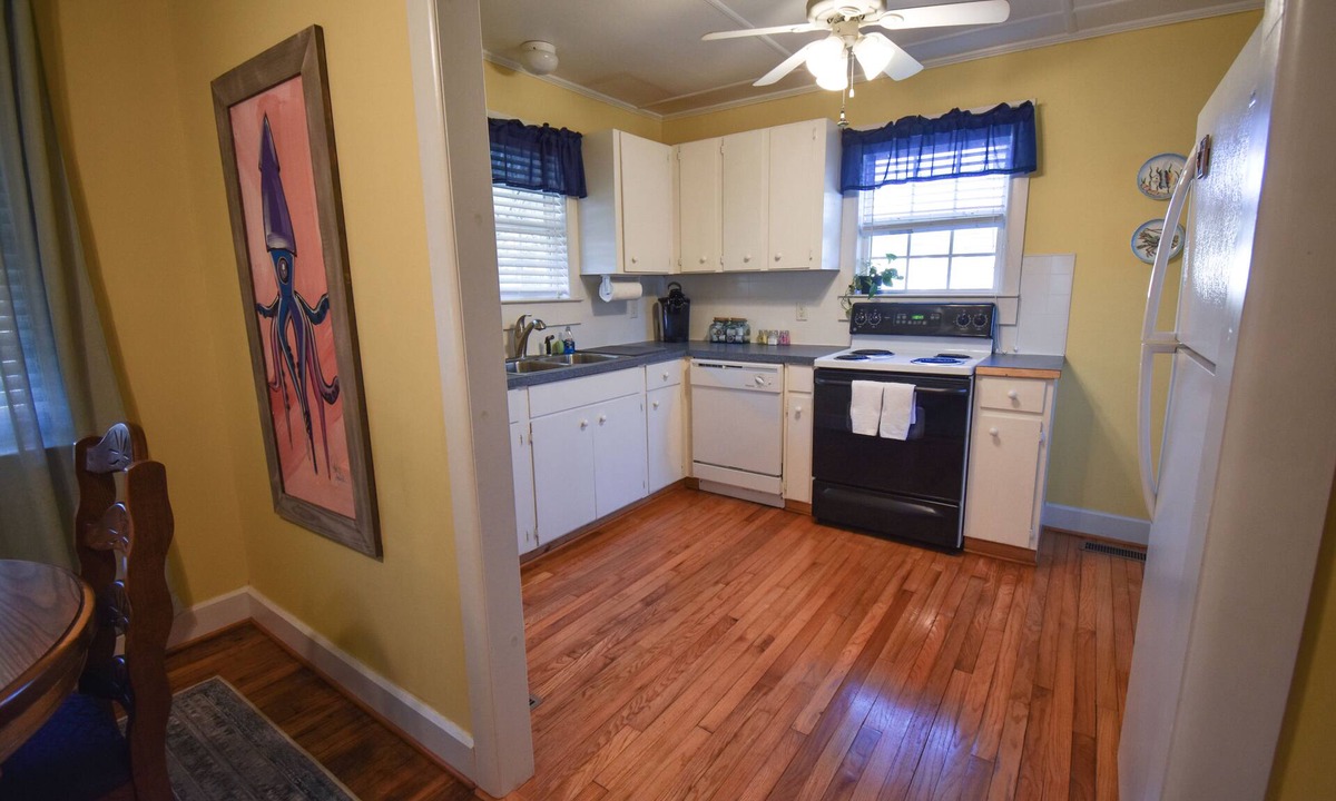 Georgetown House | Coastal Cottage, Close to CHS, Boaters Paradise