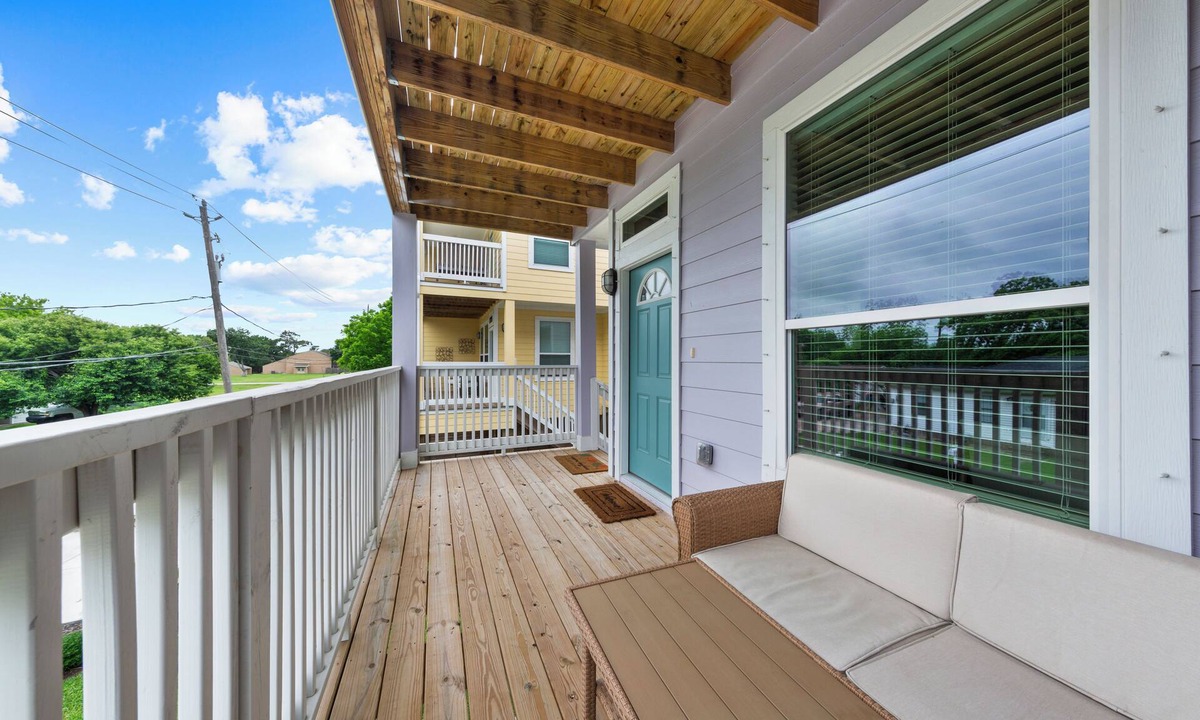 La Porte House | Coastal Cove is a peaceful, cozy and relaxing wit lots of room to enjoy.