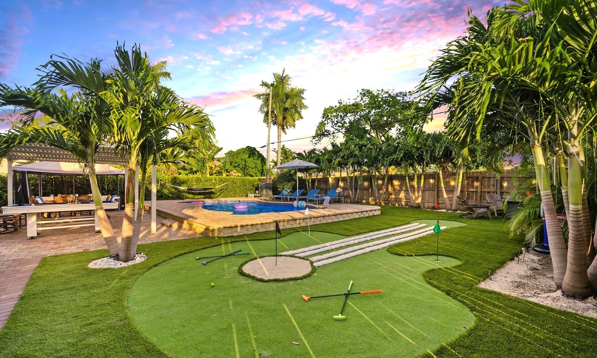 South Lake House | Coastal Dream Retreat/Mini Golf/4 Bedrooms/Game Room/Htd Pool/BBQ