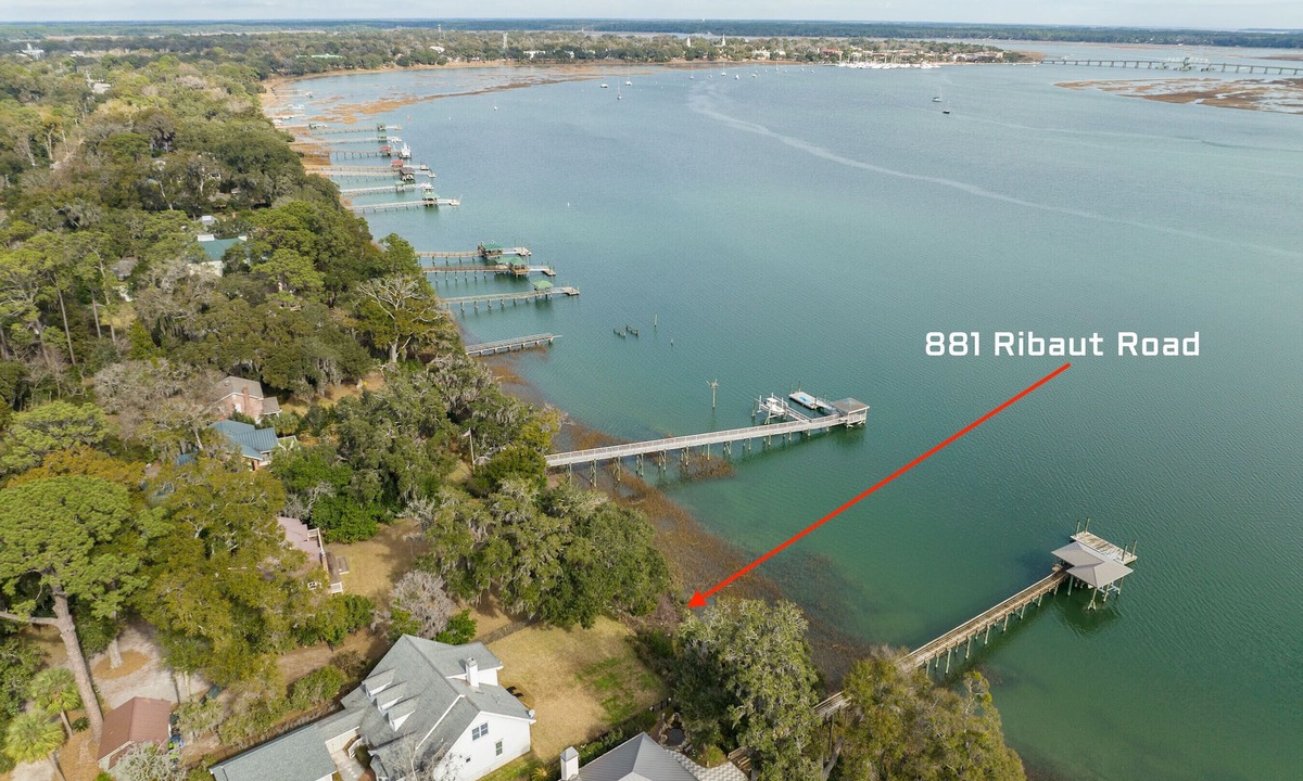 Beaufort House | Coastal Getaway - Stunning Water Views!