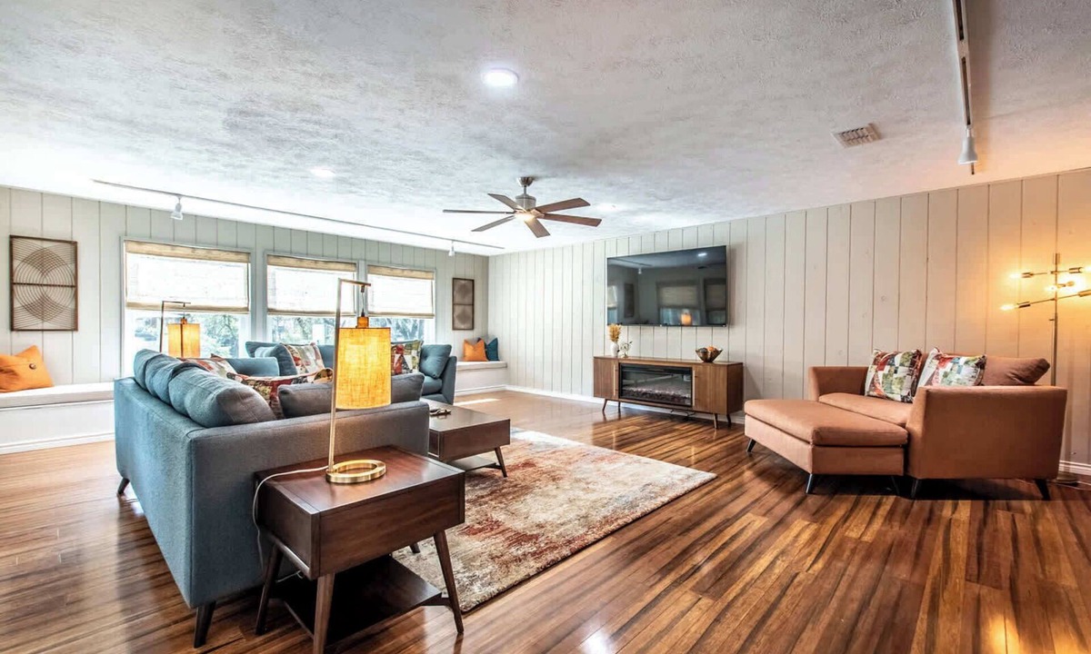 Bay Area House | Coastal Getaway Sleeps 34 - 2 Homes, 2 Pools
