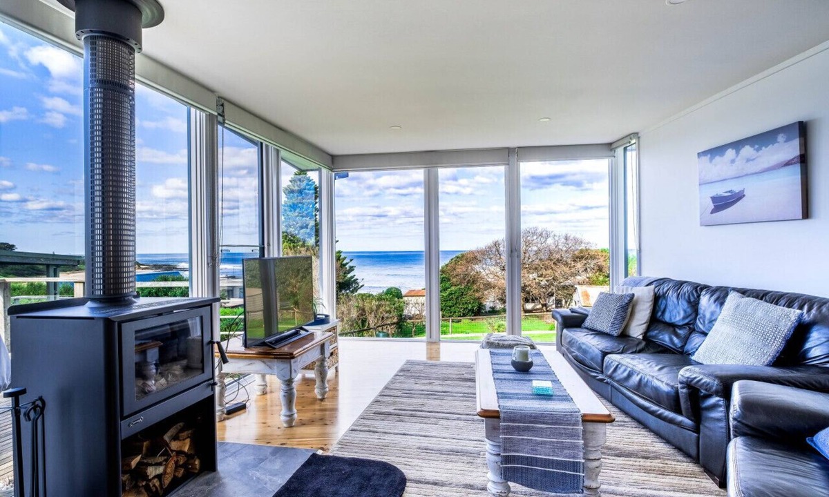 Skenes Creek House | COASTAL HAVEN - Ocean views, walk to beach