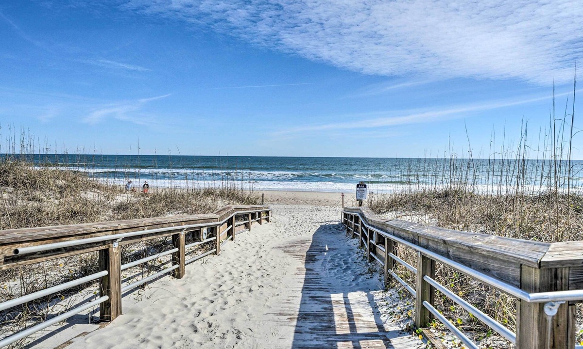 North Carolina Coast Cottage | Coastal Hideaway ~ 1/2 Mi to Beach + Boardwalk!