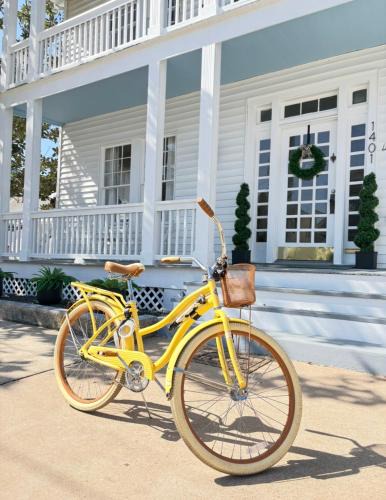 San Jacinto House | Coastal Home - Hot Tub, Bikes, Walk to Beach, Strand, Cruise - Sleeps 11