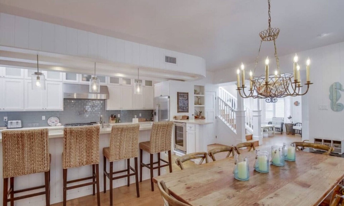 South Mission Beach House | Coastal Jetty Getaway! AC, Bikes and more!