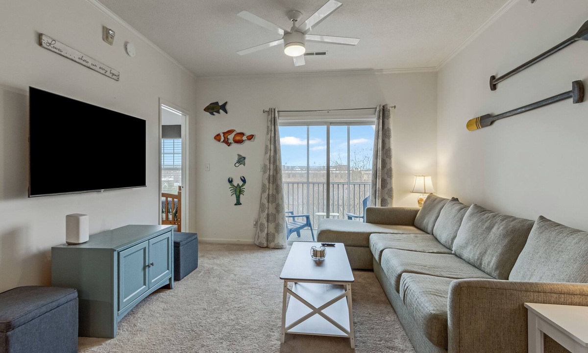 Villages of Five Points Condo | Coastal Lewes Condo Near Beach, Pools & Trails