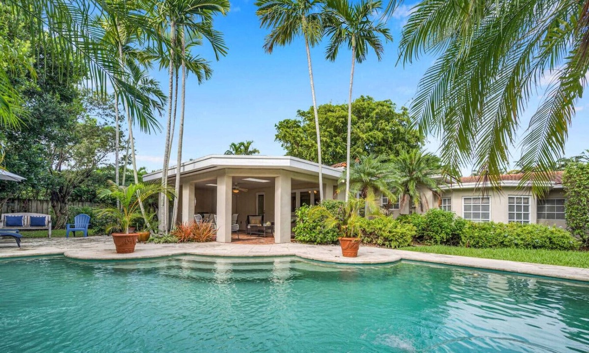 Harbor Beach House | Coastal Paradise with pool– Walk to the Beach!