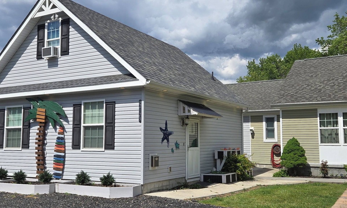 Lewes House | Coastal Quarters - Unit 1 - Updated 2 BR in Lewes