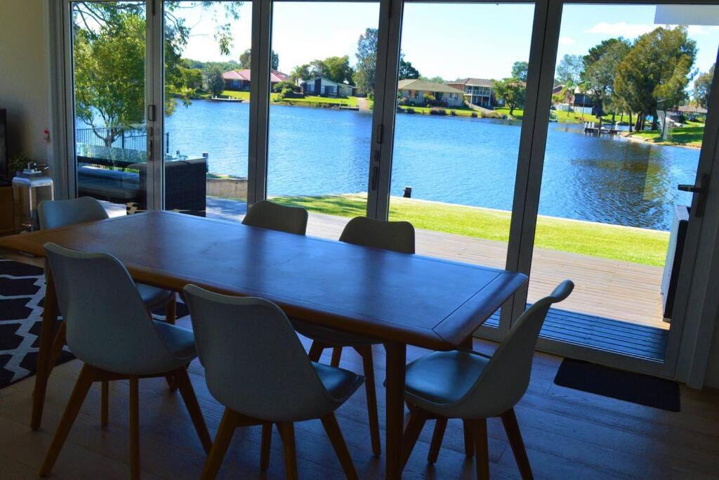 Sussex Inlet House | Coastal Relaxation - Absolute Waterfront