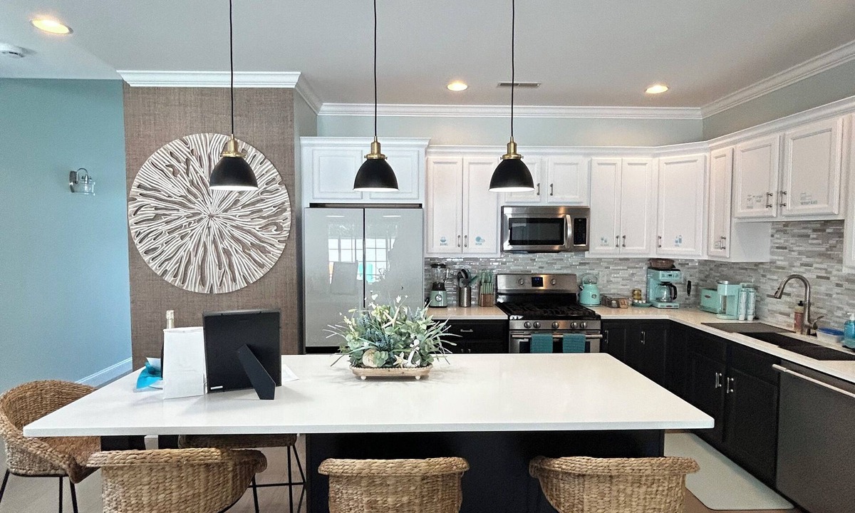 Salisbury House | Coastal Retreat · Walk to Salisbury Beach · Sleeps 6