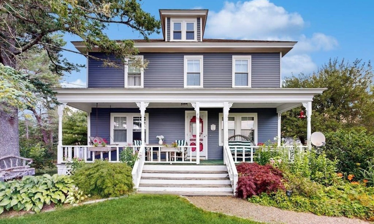 East Sullivan House | Coastal Serenity Retreat with Ocean Views, Spacious Porch and Modern Comforts