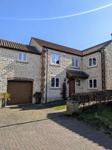 Reighton House | Coastal Whisper