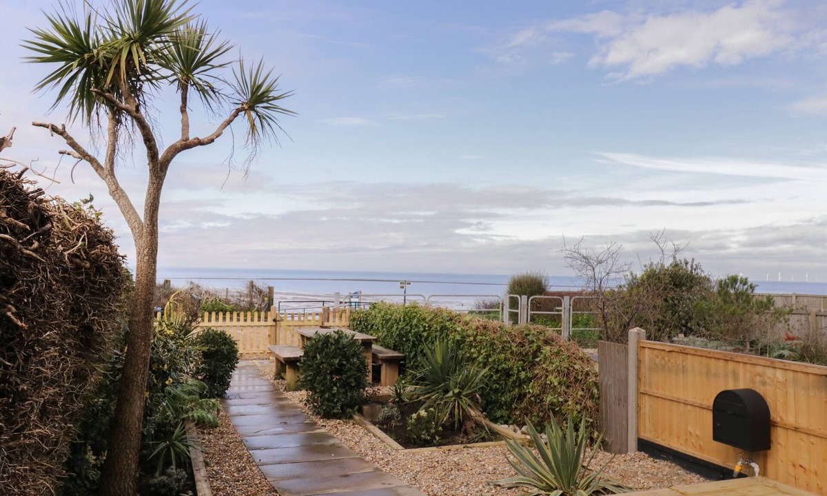 Swalecliffe Cottage | Coastguards View