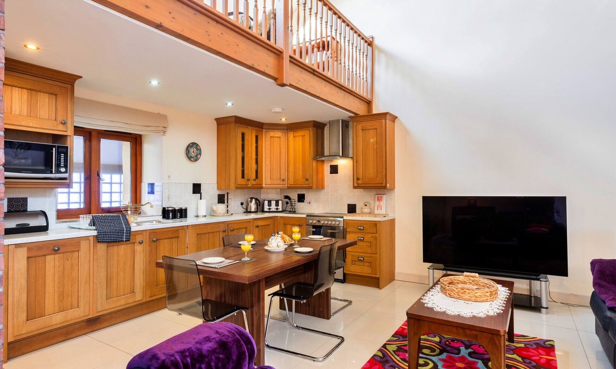 Bicton Cottage | Cob Barn, Great Houndbeare Farm