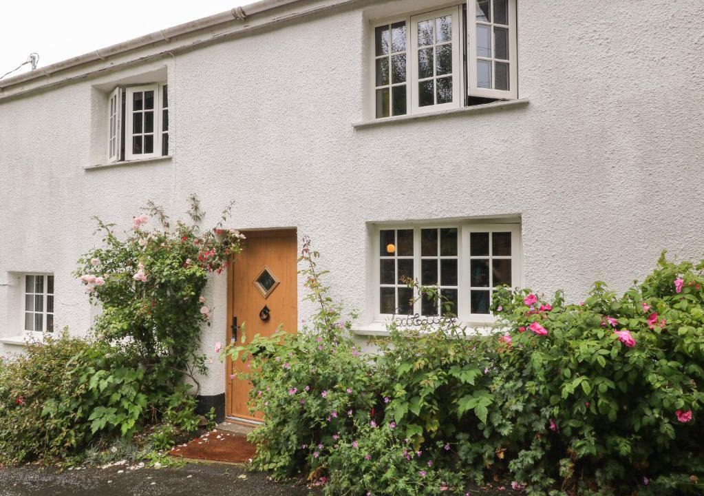 Drewsteignton House | Cob Cottage