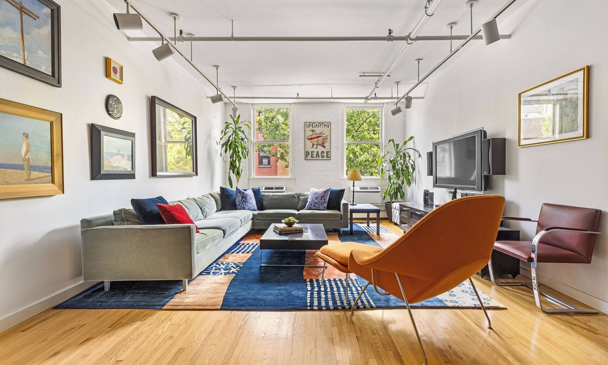 Boerum Hill Apartment | Cobble Hill luxury apartment with dedicated workspace and chefs kitchen