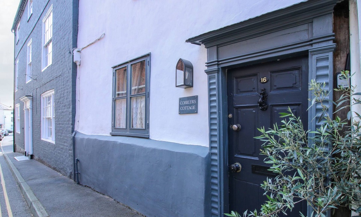 Whitchurch Cottage | COBBLERS COTTAGE, pet friendly in Whitchurch