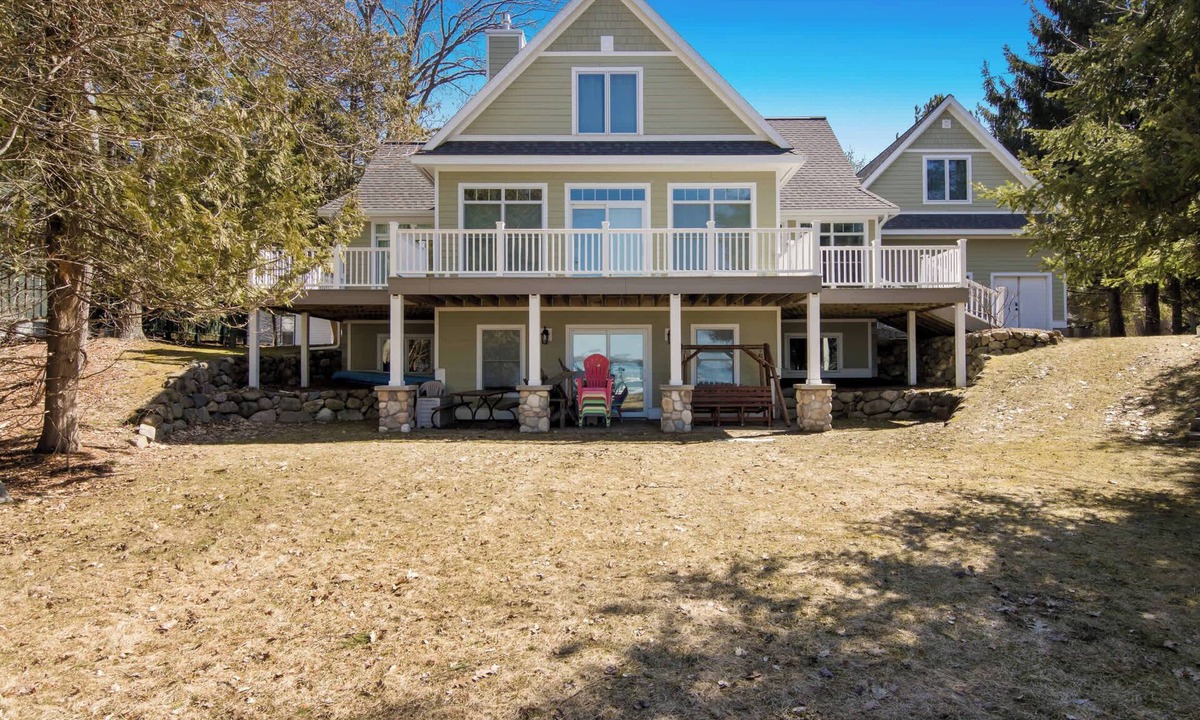 Alden House | Cobblestone Castle | Torch Lake