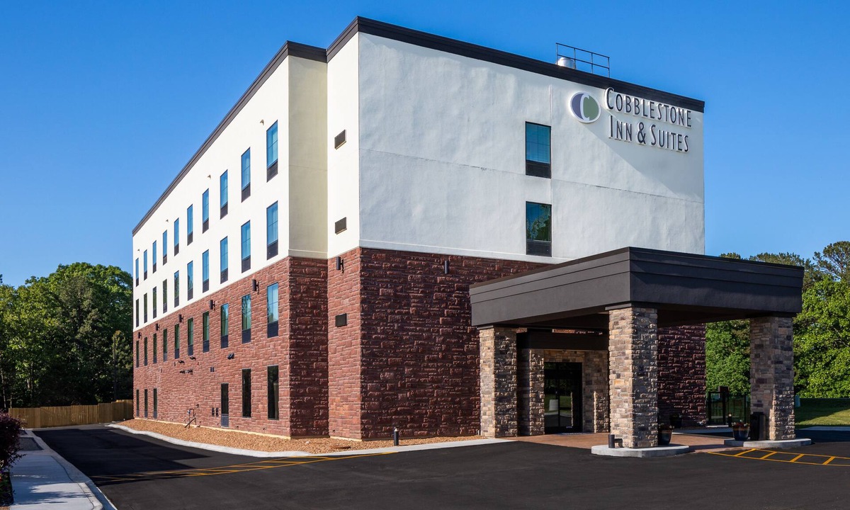 Fairfield Bay Hotel | Cobblestone Inn & Suites - Fairfield Bay