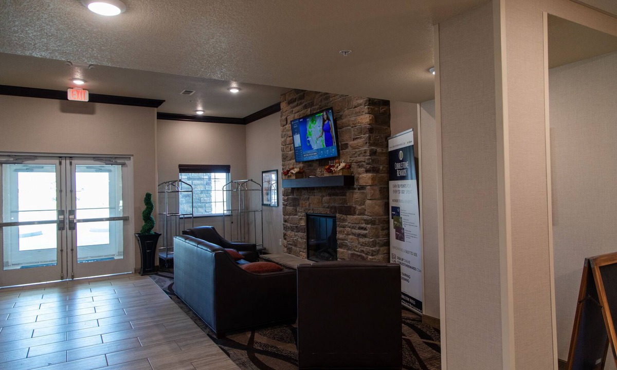 Springfield Hotel | Cobblestone Inn & Suites - Springfield