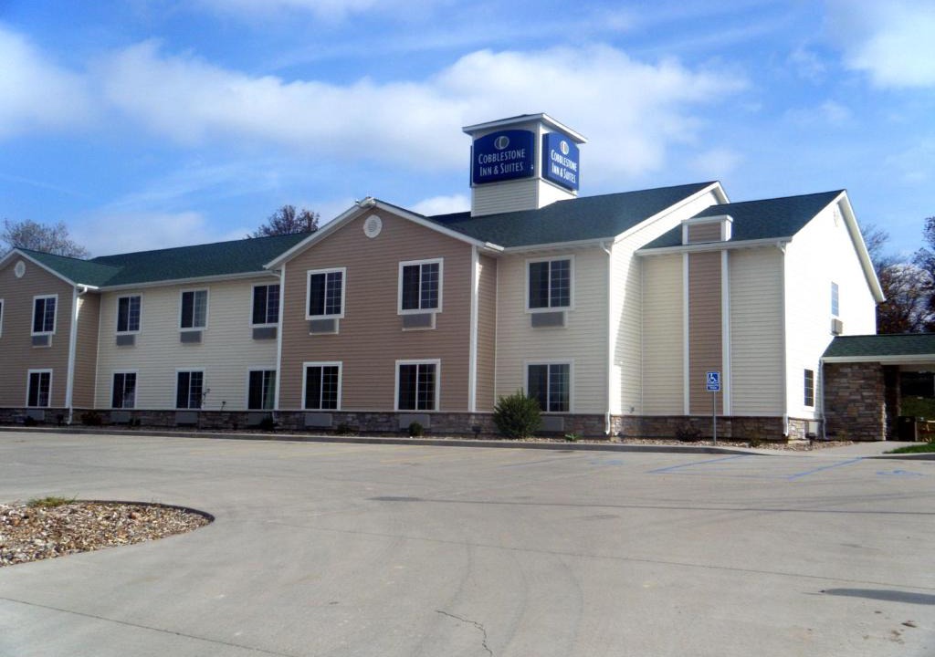 Bloomfield Hotel | Cobblestone Inn & Suites - Bloomfield