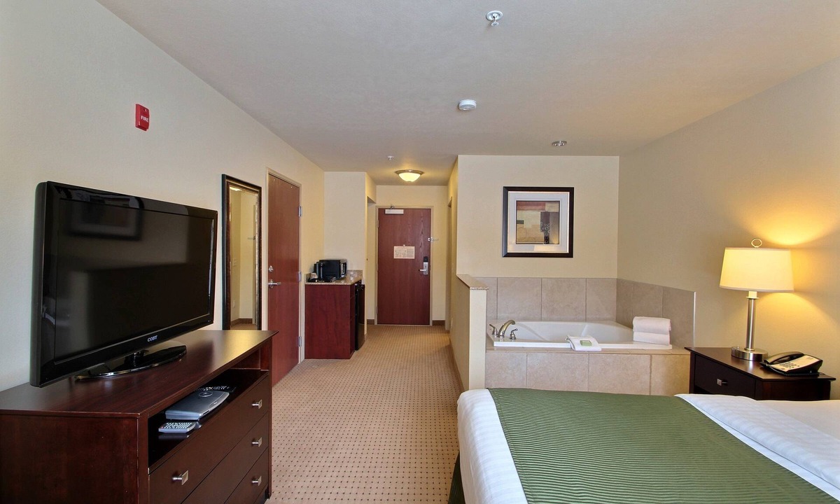 Brillion Hotel | Cobblestone Inn & Suites - Brillion