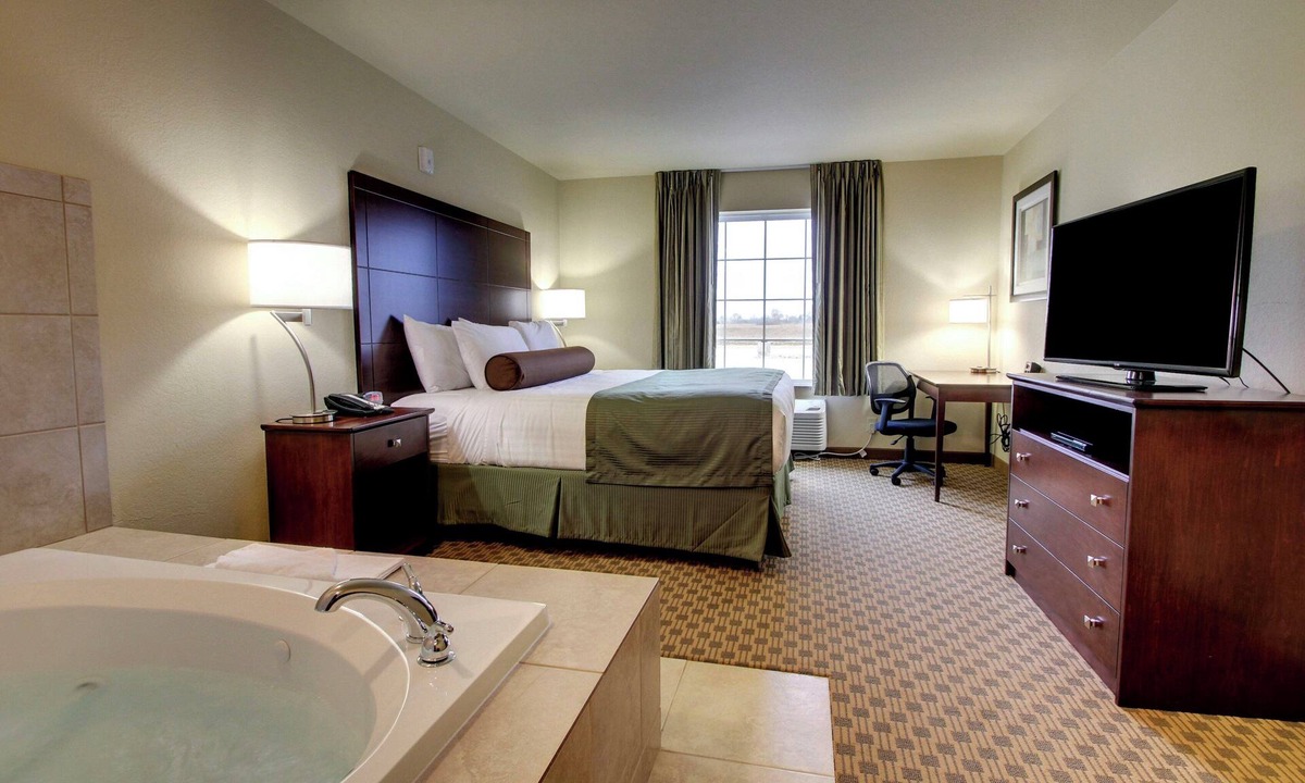 Corry Hotel | Cobblestone Inn & Suites - Corry