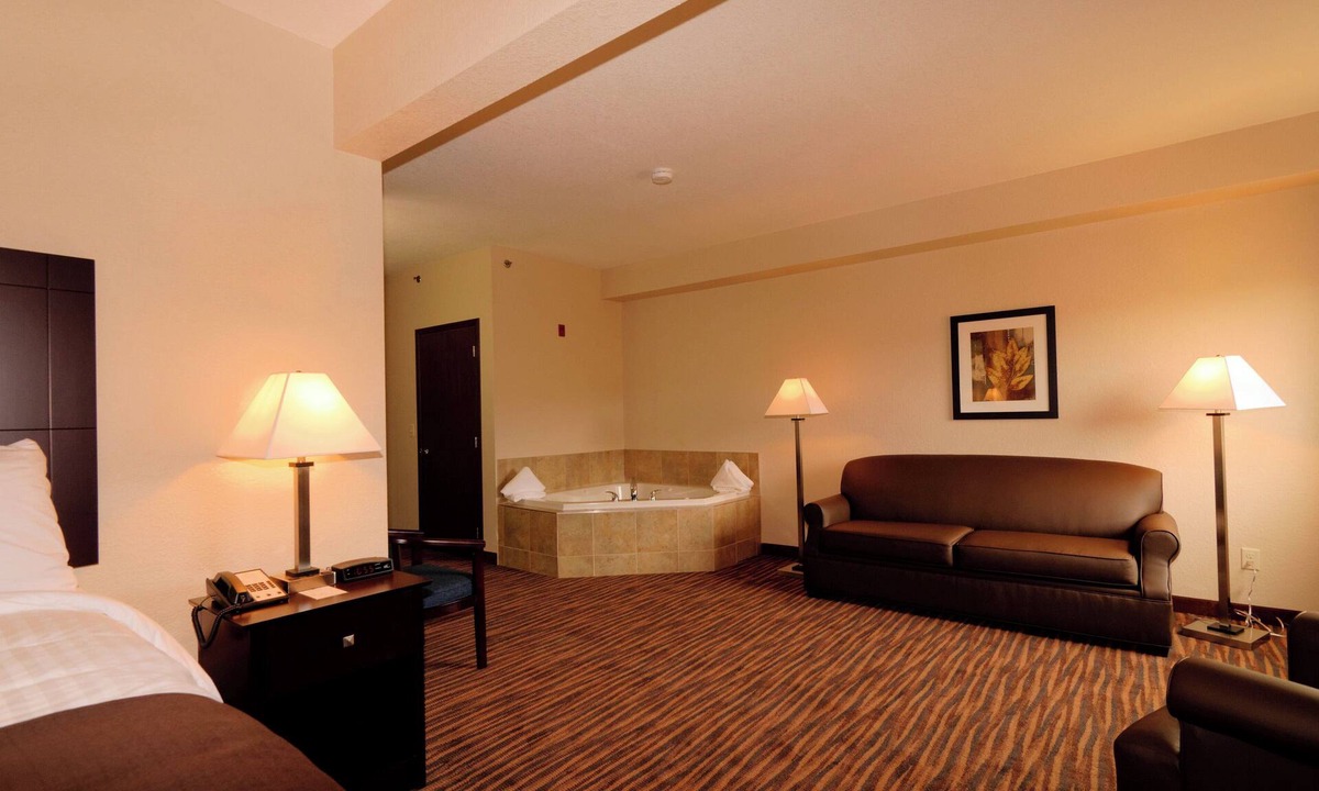 Denison Hotel | Cobblestone Inn & Suites - Denison - Oak Ridge