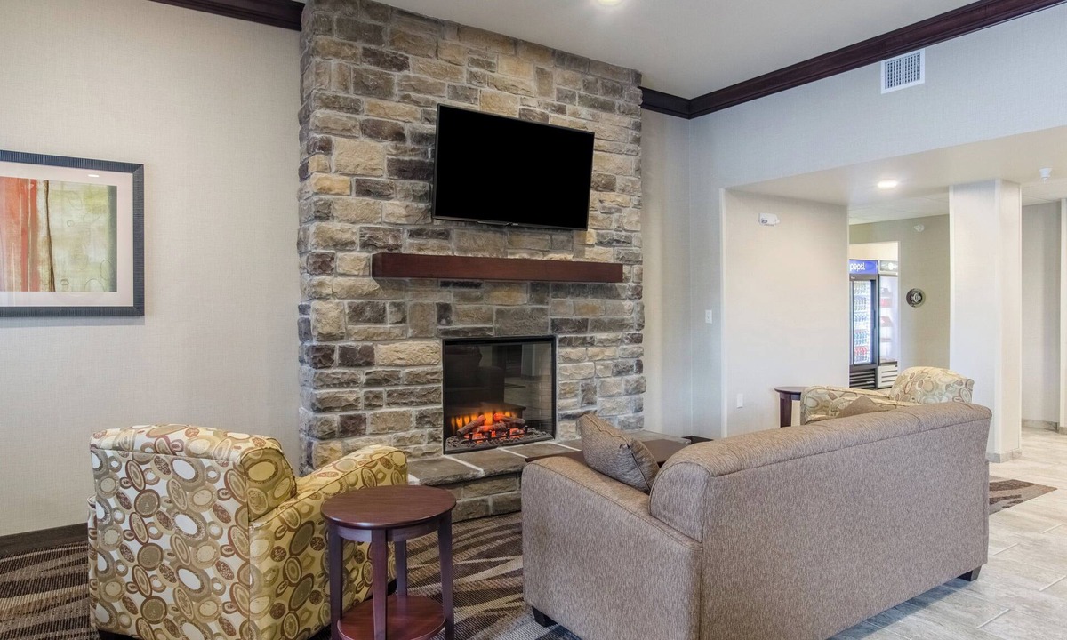 Guernsey Hotel | Cobblestone Inn & Suites - Guernsey