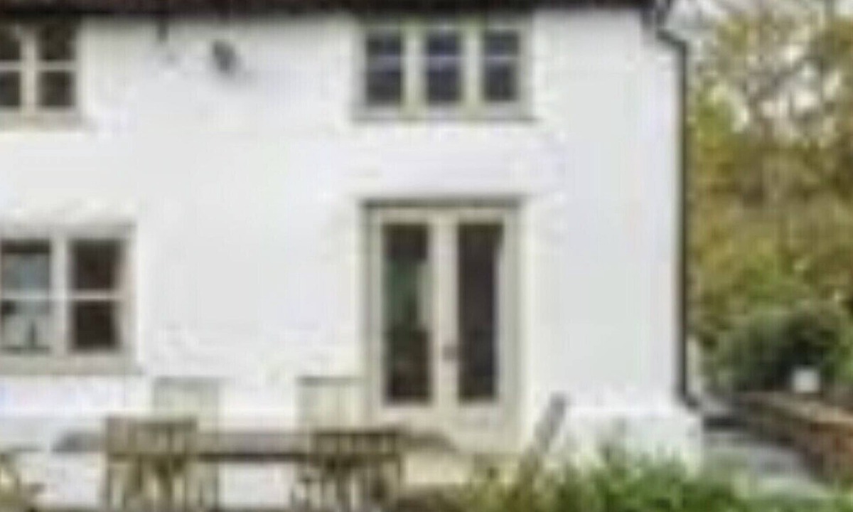 Cobham Cottage | COBHAM COTTAGE