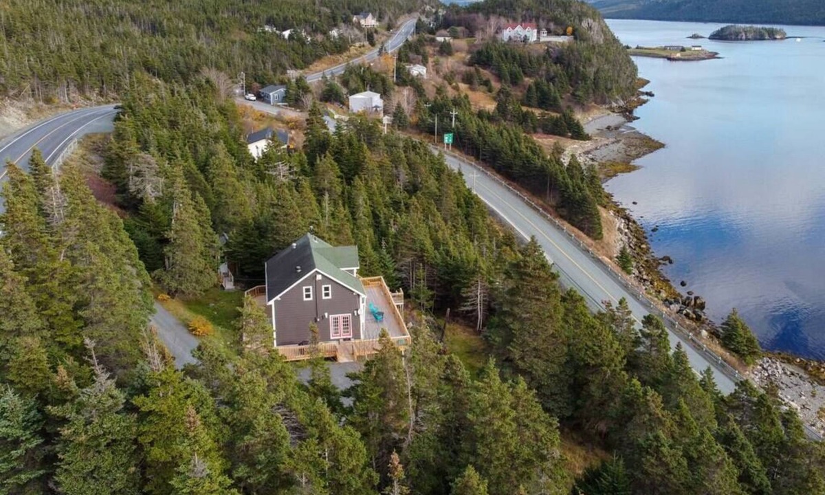 Placentia Ski Chalet | Cochrane Corner Guest House