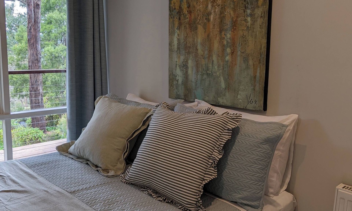 Cockatoo House | Cockatoo Hideaway: surrounded by nature