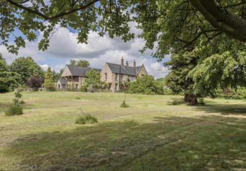 Sandy House | Cockayne Hatley Hall