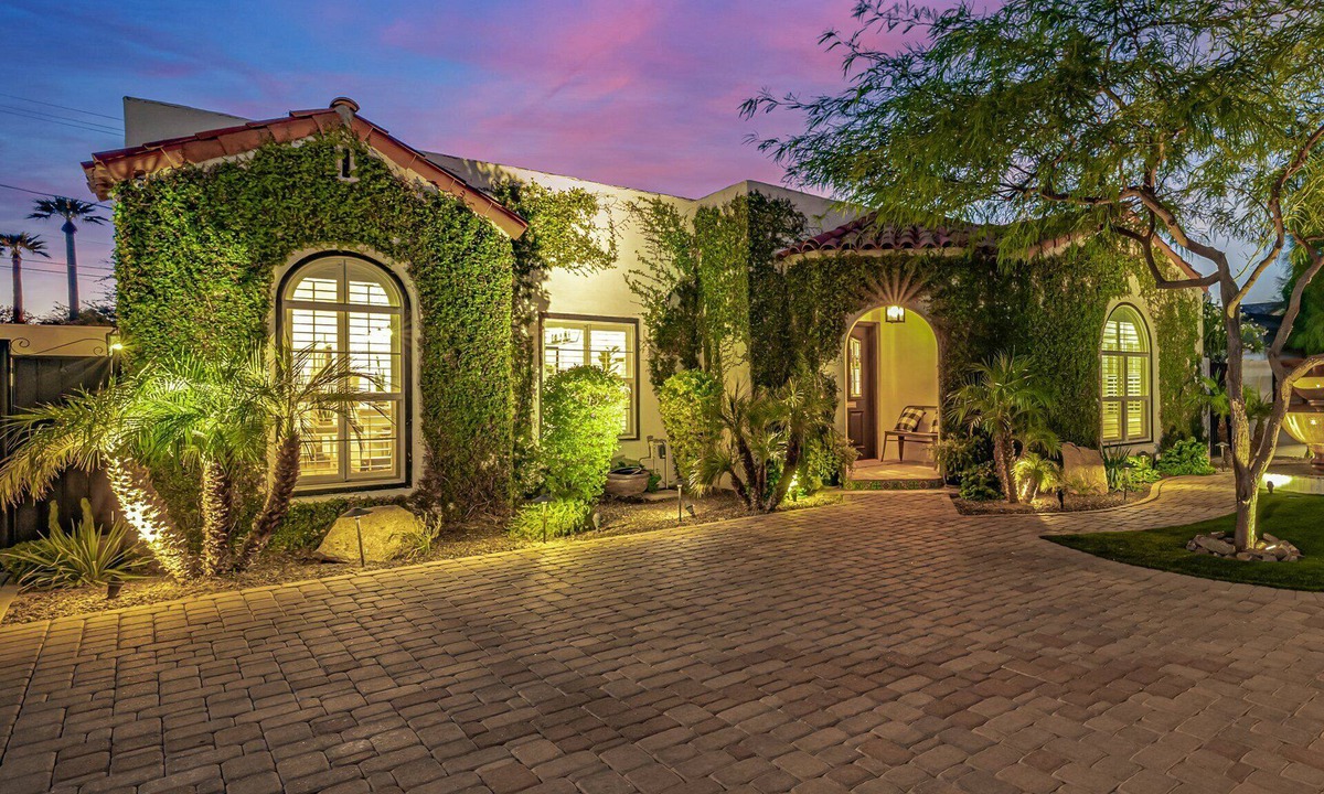 Encanto-Palmcroft House | Cocktails & Cacti | Encanto-Palmcroft Villa | Temp-Controlled Pool + Hot Tub | 4 Suites