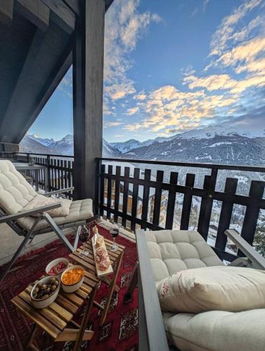 St. Luc Apartment | Cocon Alpin: Vue Imprenable, Central & Calme