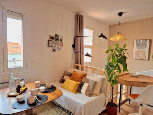 Villeneuve-de-la-Raho Apartment | Cocon Bohème et Cosy avec vue sur la montagne