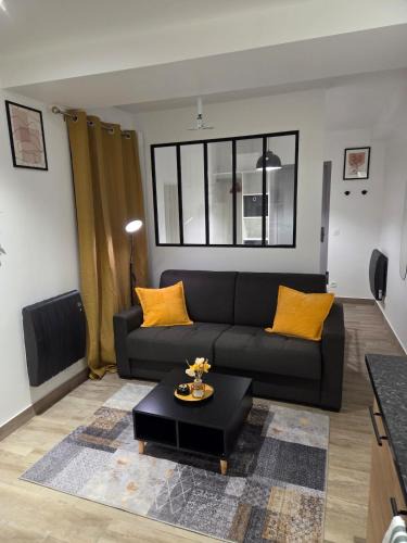 La Celle-sous-Gouzon Apartment | Cocon de bien être lumineux 10 min de Disneyland et Paris