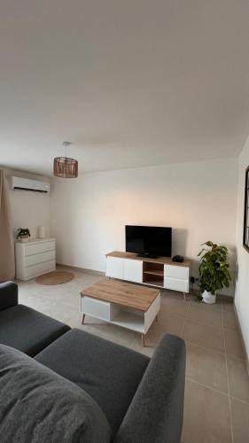 Aimargues Apartment | Cocon Design avec jardin privé