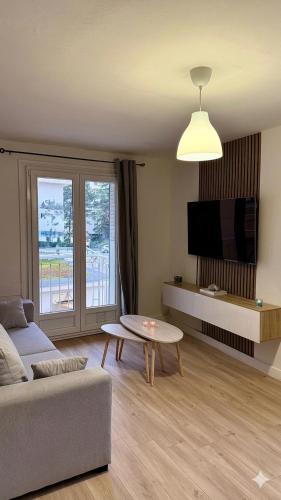 Quartier Chorier-Berriat Apartment | Cocon Lumineux Neuf 3 Chambres Fibre Balcon